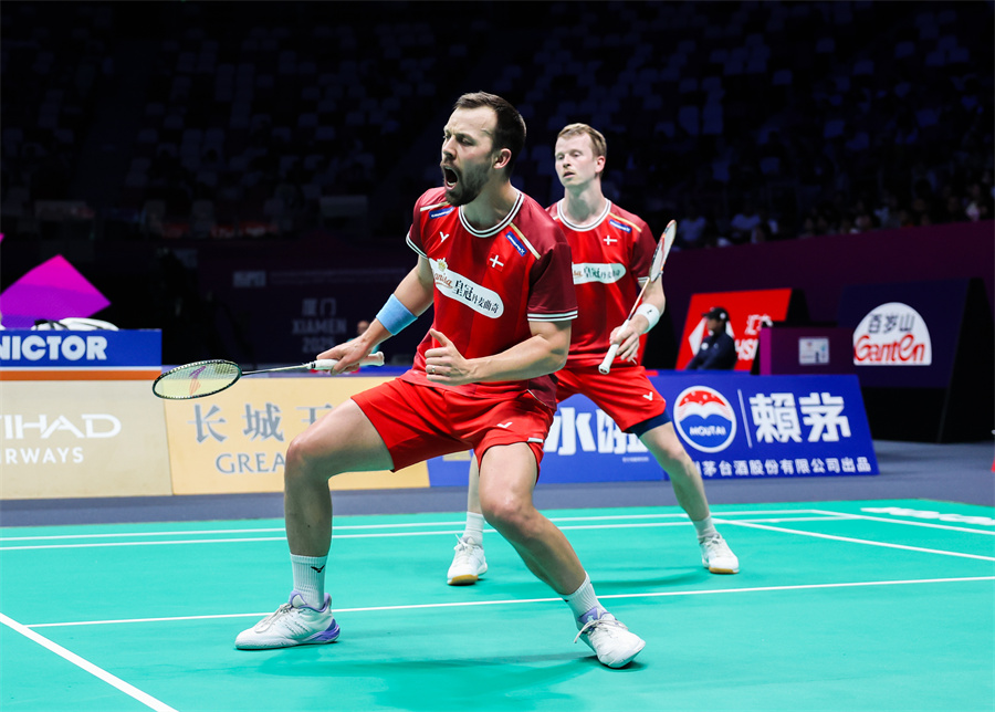 泳的后两棒 泳的后两棒