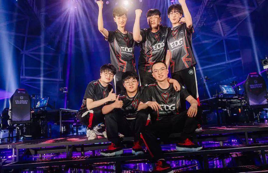 球员们不仅 球员们不仅